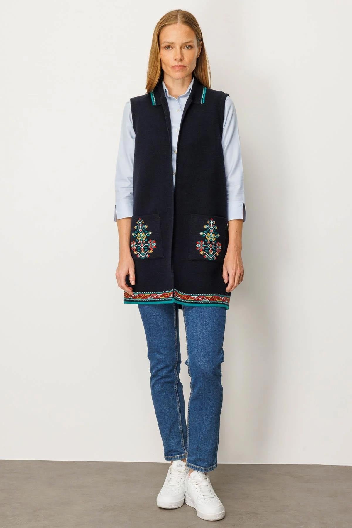Polo Collar Long Vest with Kilim Pattern on the Hem