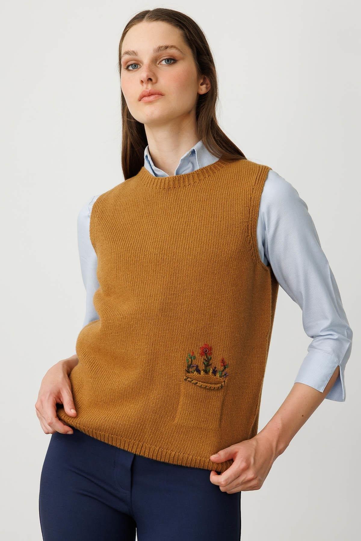 Crew Neck Floral Embroidered Sweater with Pocket