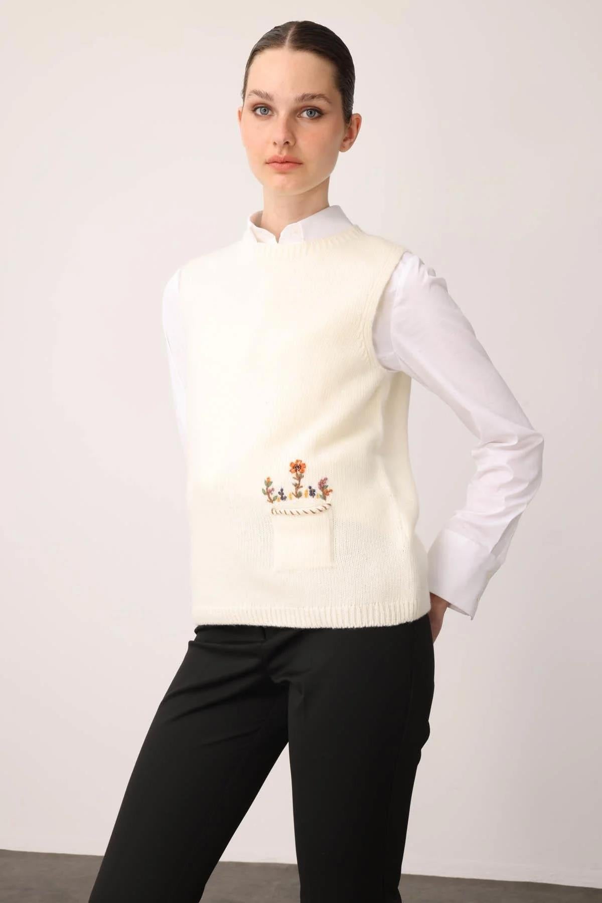 Crew Neck Floral Embroidered Sweater with Pocket