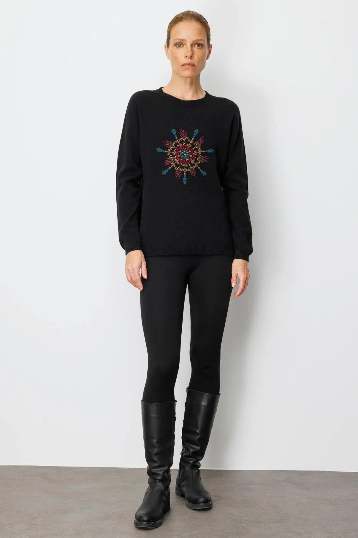 Zero Collar Snowflake Embroidered Sweater