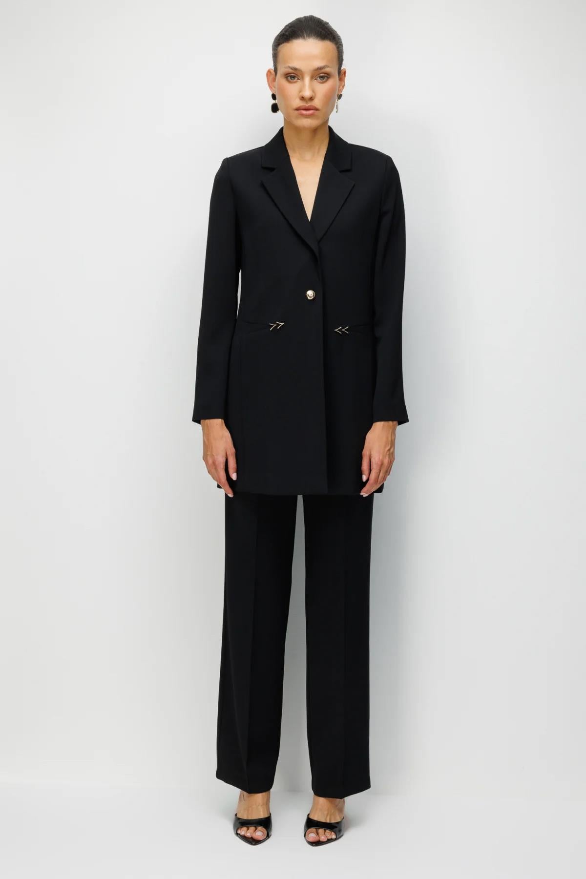 Metal Aksesuarlı Tek Düğme Uzun Ceket