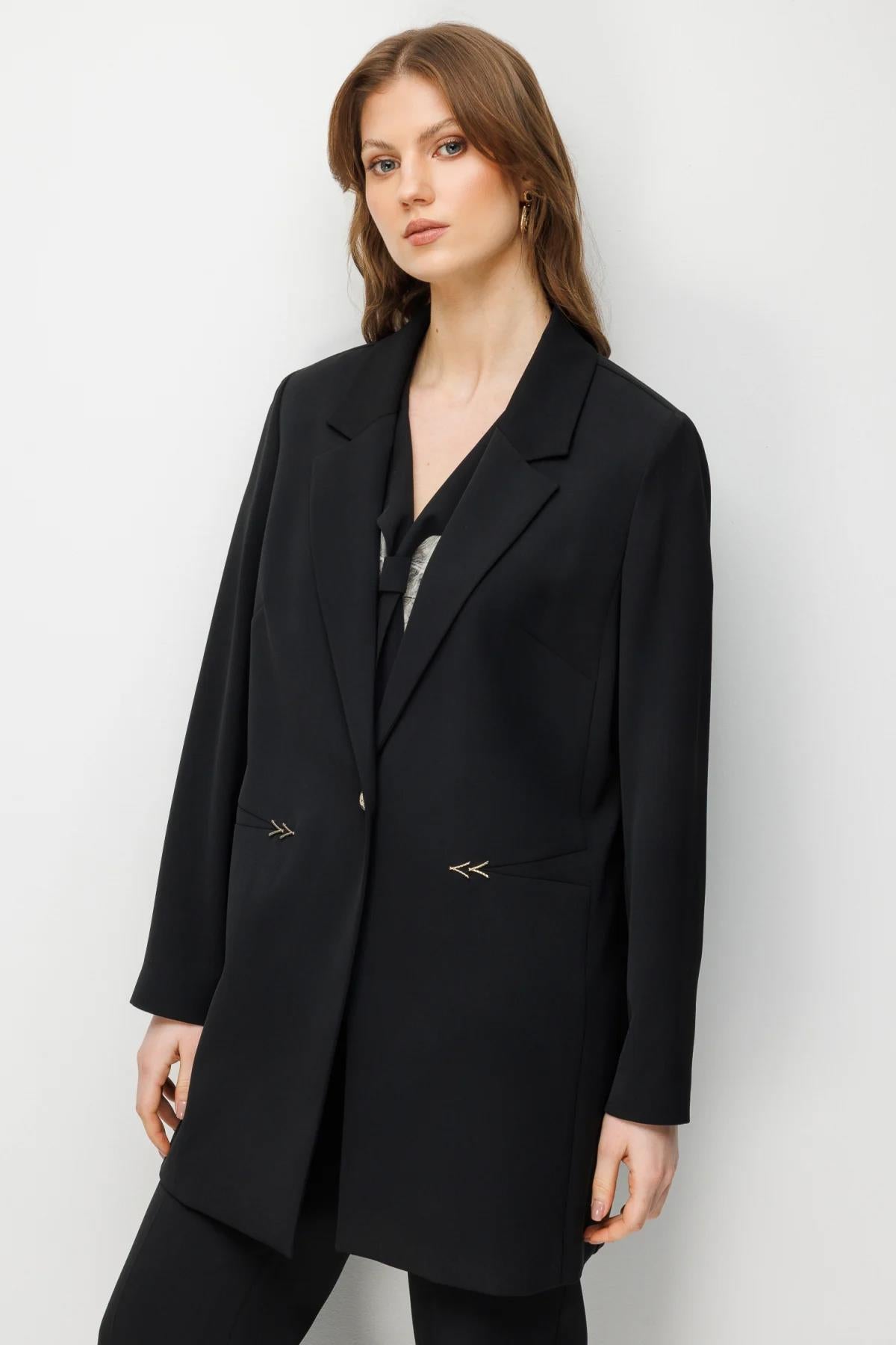 Metal Aksesuarlı Tek Düğme Büyük Beden Ceket