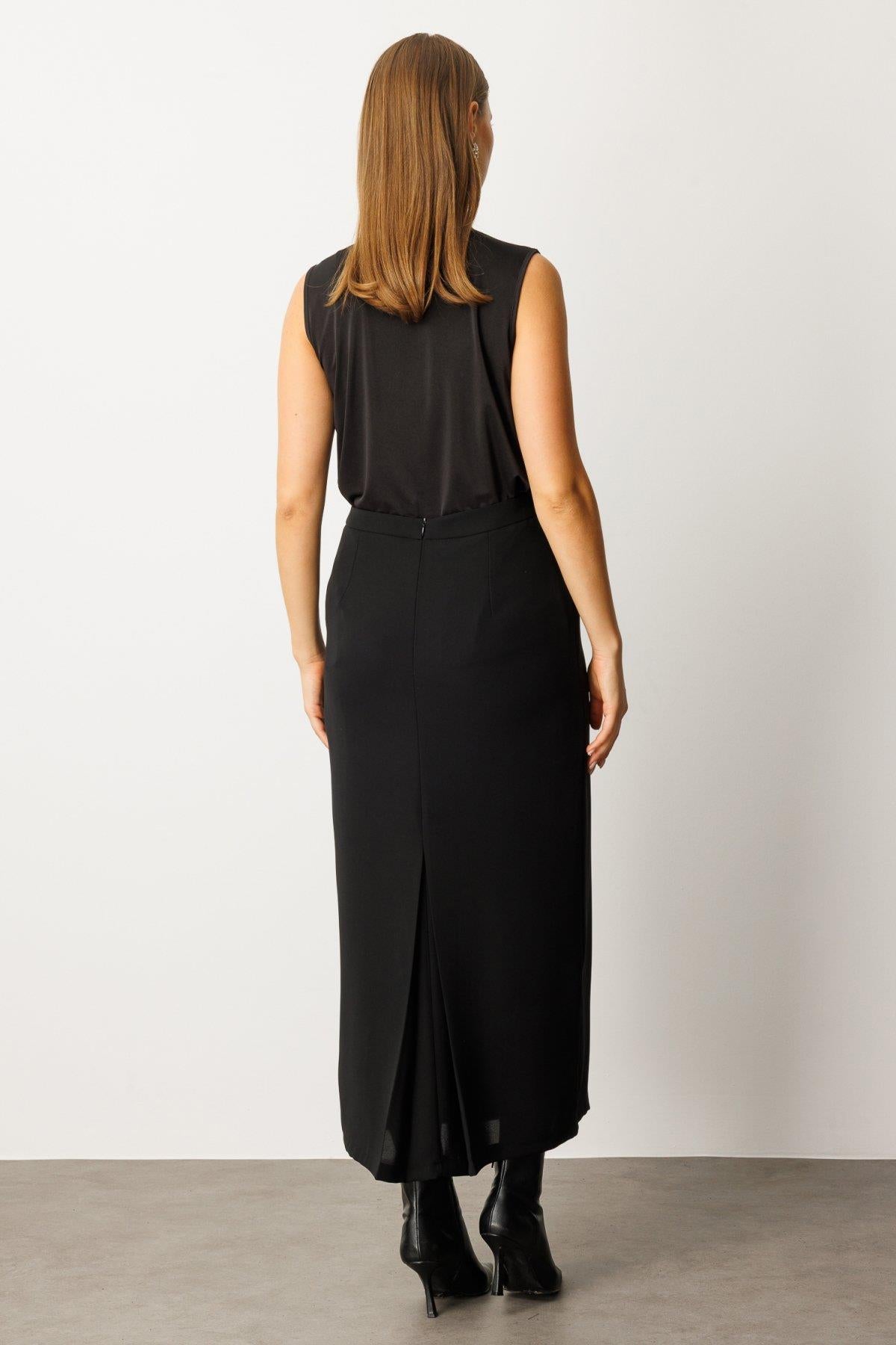 Crepe Plus Size Skirt with a Slit Look on the Back