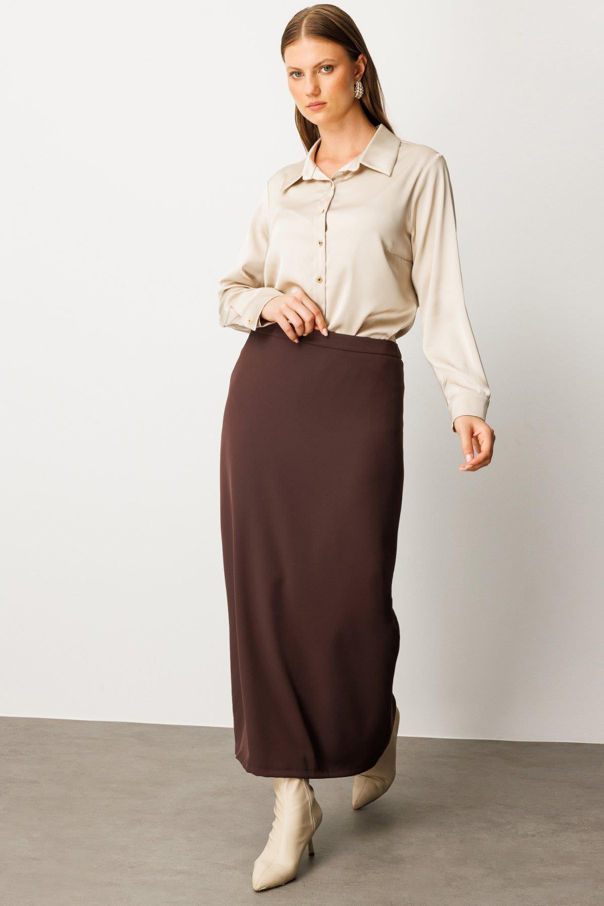 Crepe Plus Size Skirt with a Slit Look on the Back