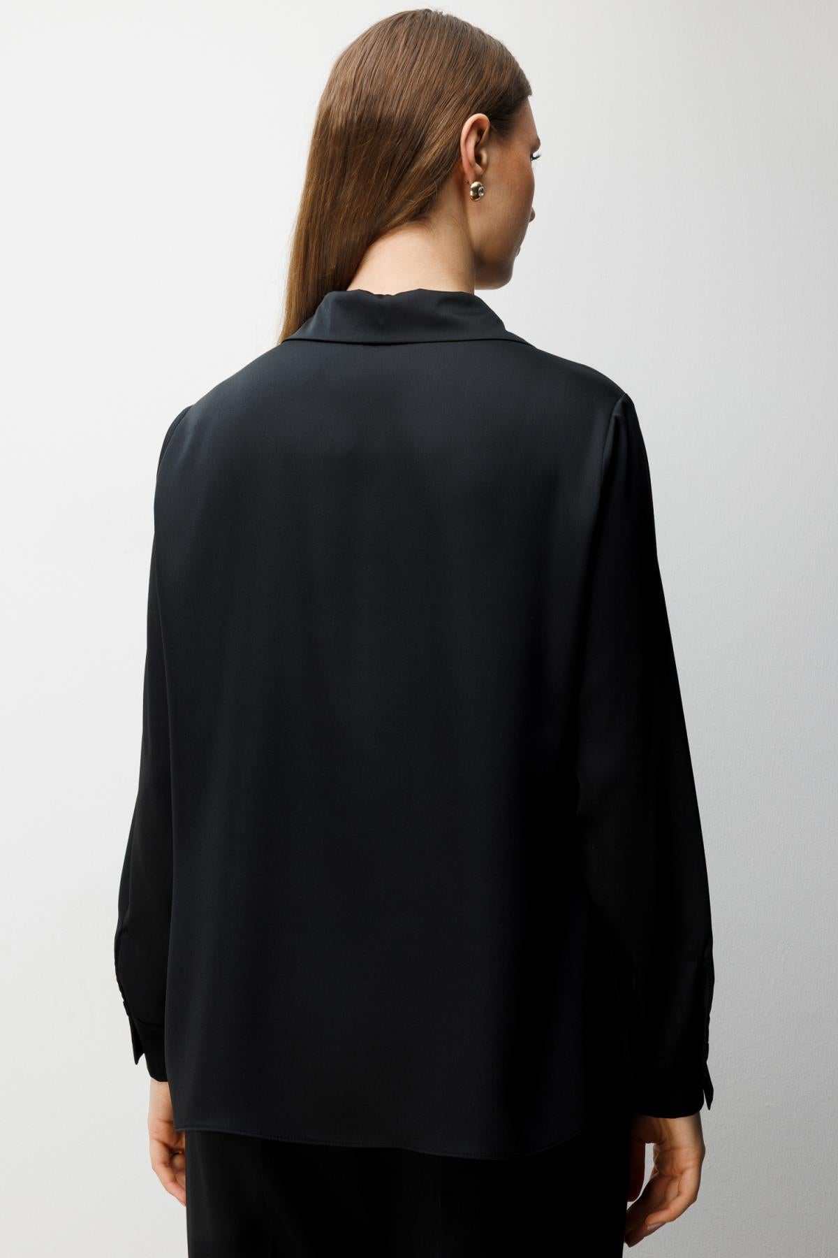 Saten Görünümlü Büyük Beden Gömlek