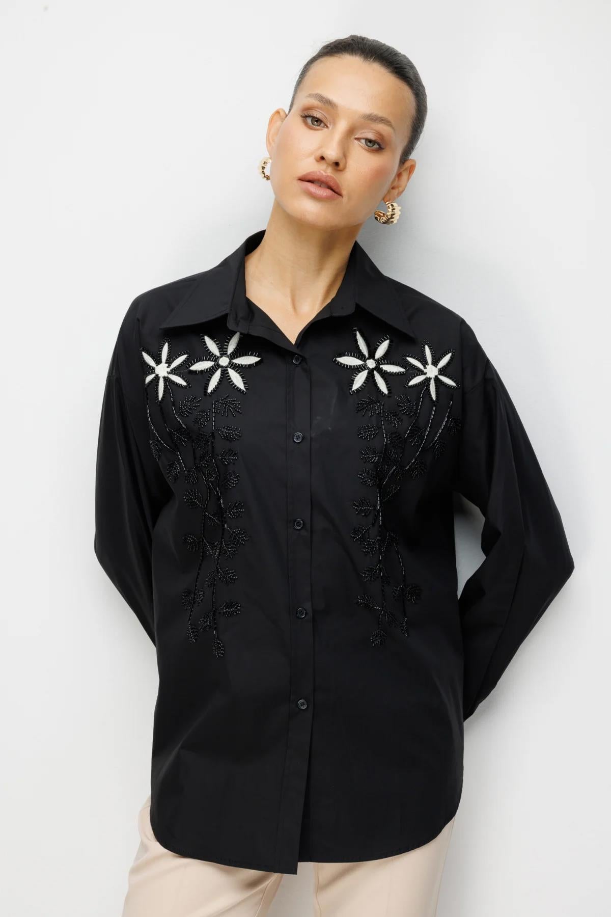 Boncuklu Çiçek İşlemeli Gömlek