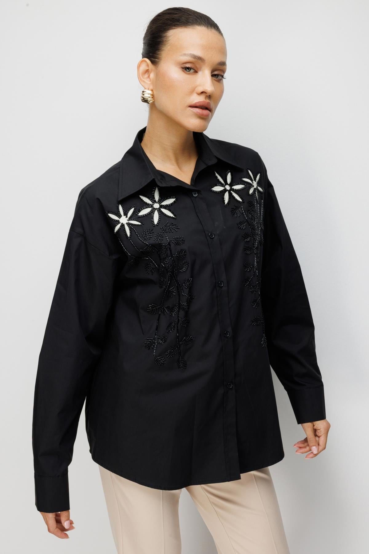 Boncuklu Çiçek İşlemeli Gömlek