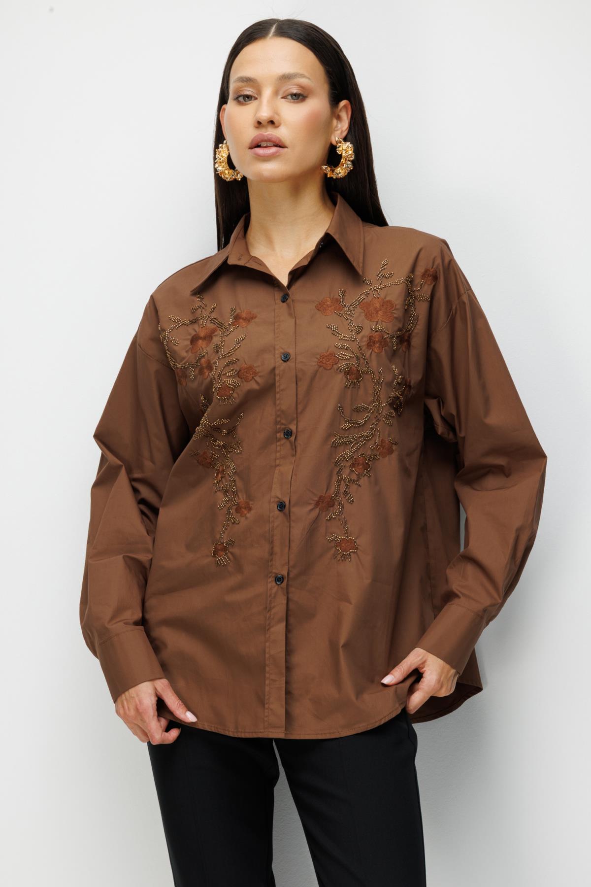 Ön Çiçek İşlemeli Oversize Gömlek