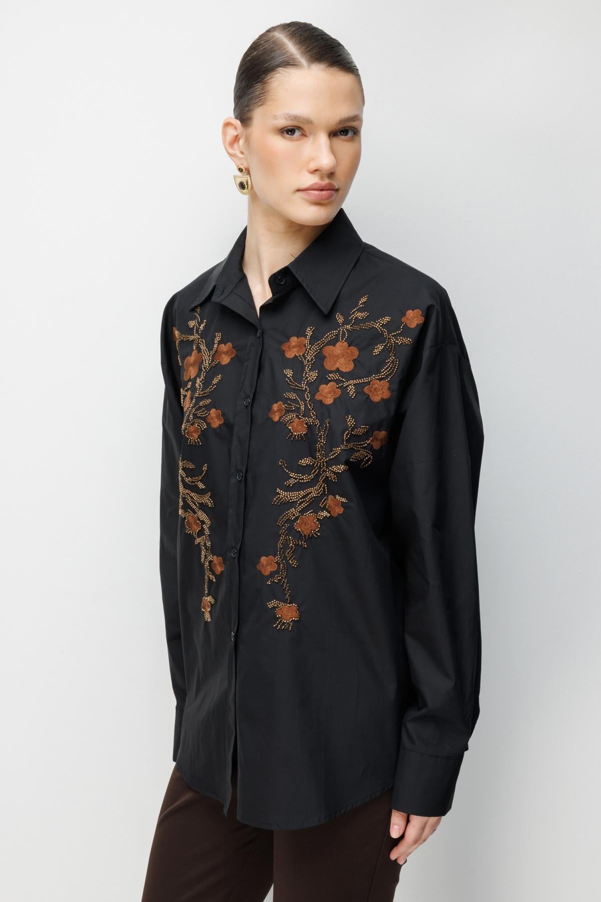Ön Çiçek İşlemeli Oversize Gömlek