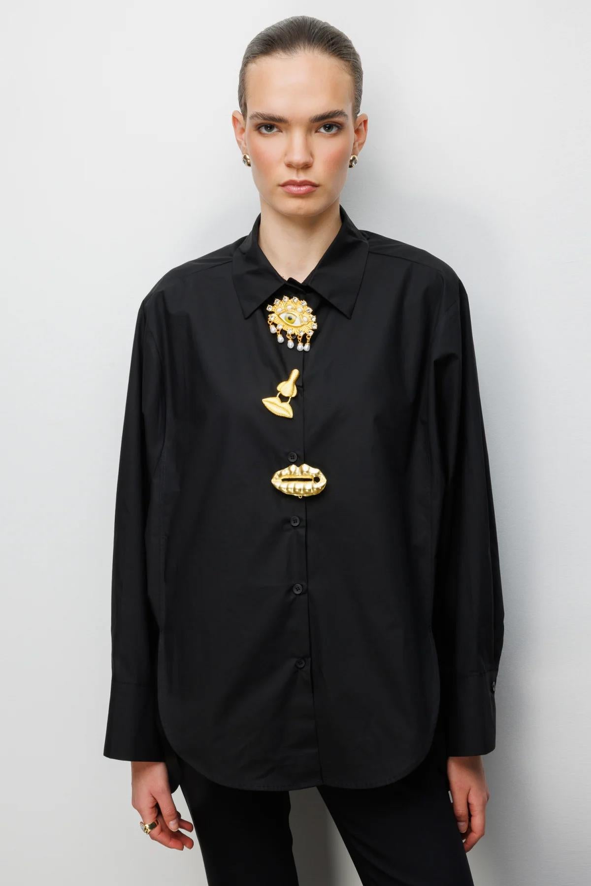 Metal Broşlu Oversize Gömlek