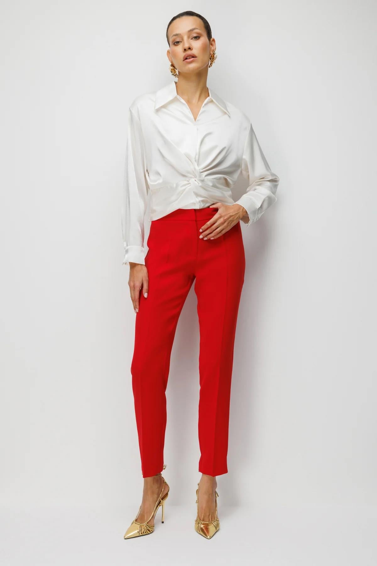 Büzgü Detaylı Saten Bluz