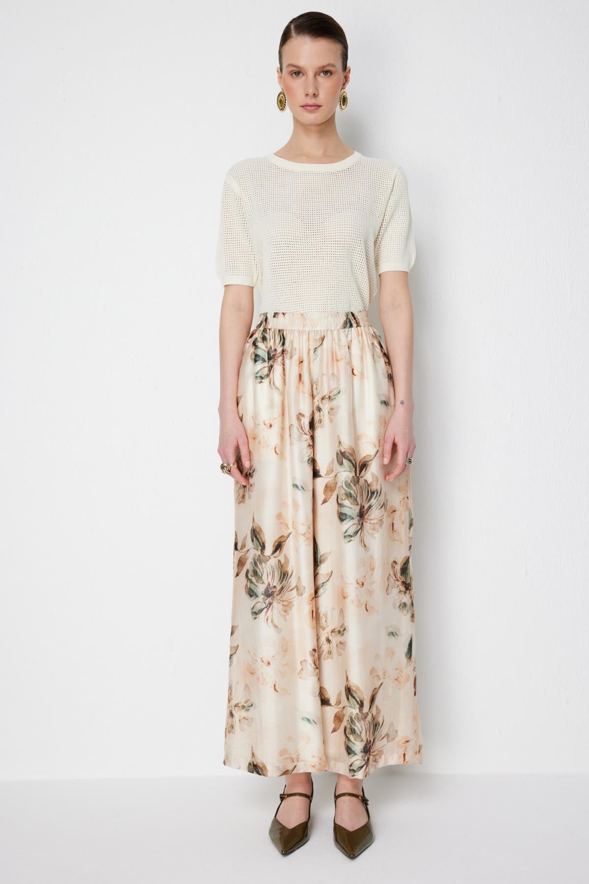 Çiçek Desenli Bol Paça Pantolon