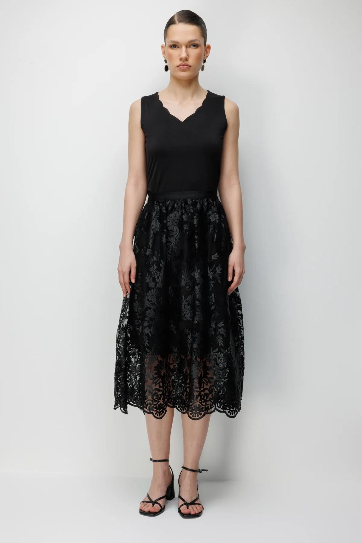 Floral Embroidered Jacquard Midi Skirt