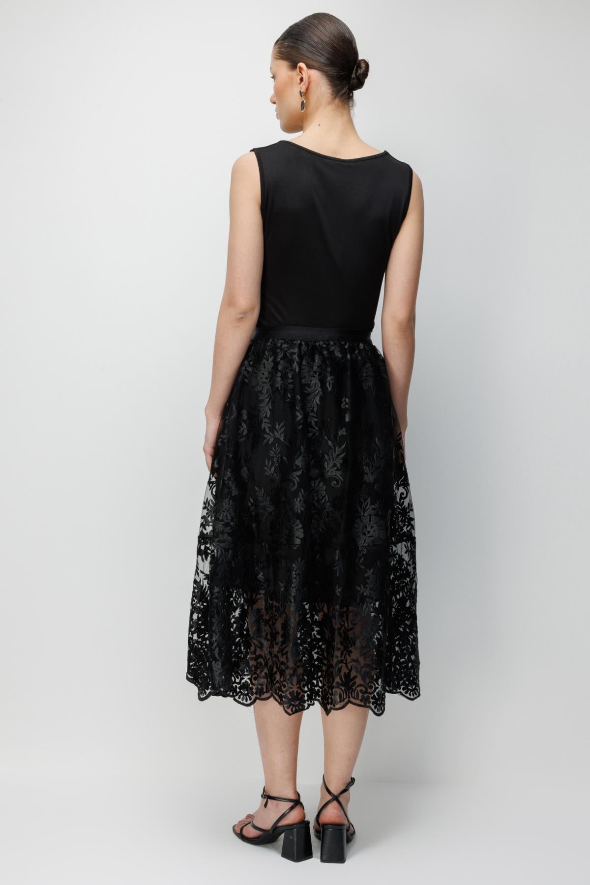 Floral Embroidered Jacquard Midi Skirt