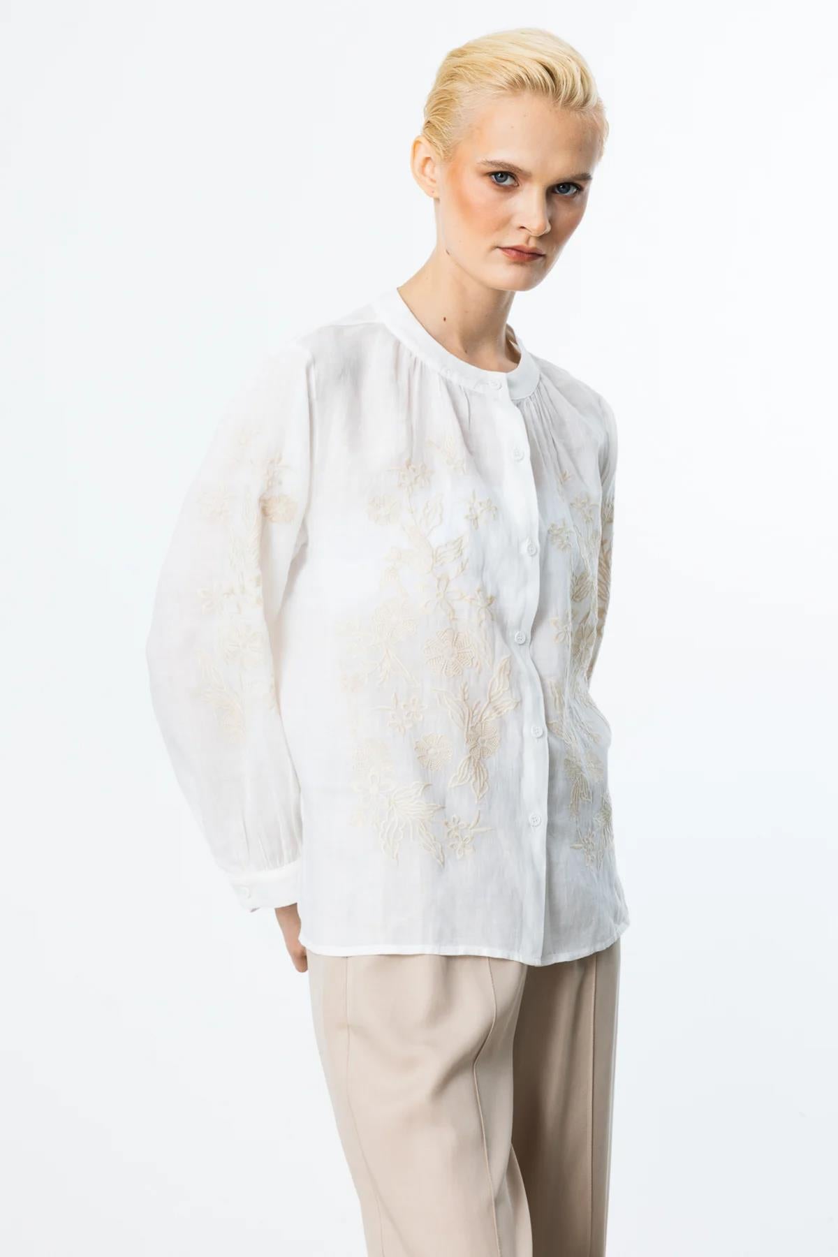 Nakış İşleme Detaylı Düğmeli Gömlek