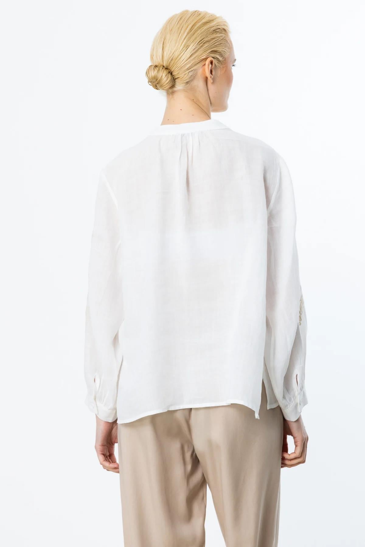 Nakış İşleme Detaylı Düğmeli Gömlek