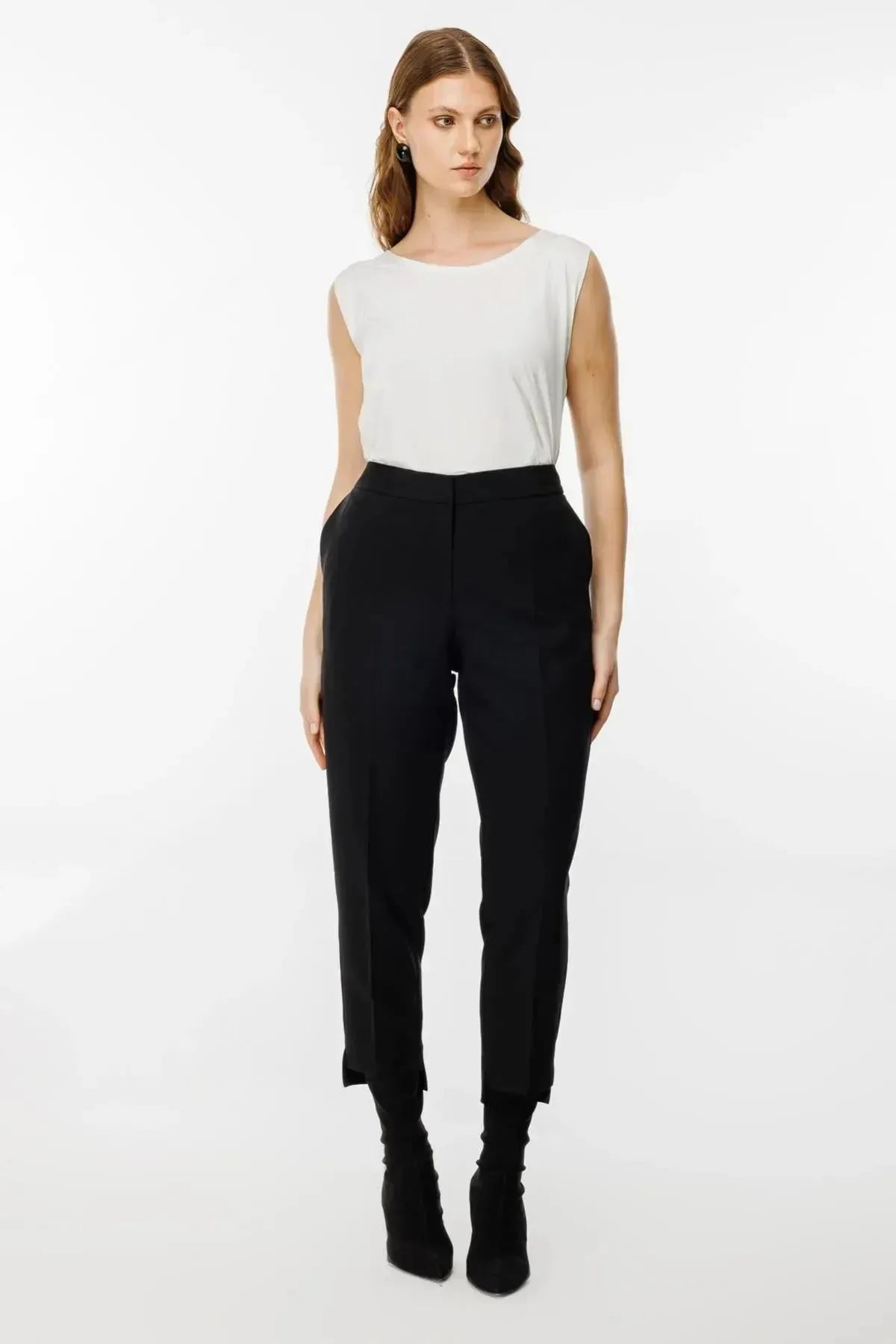 Beli Lastikli Asimetrik Paça Büyük Beden Pantolon