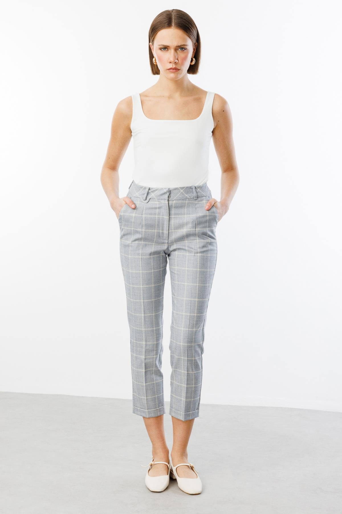 Plaid Cropped Trousers