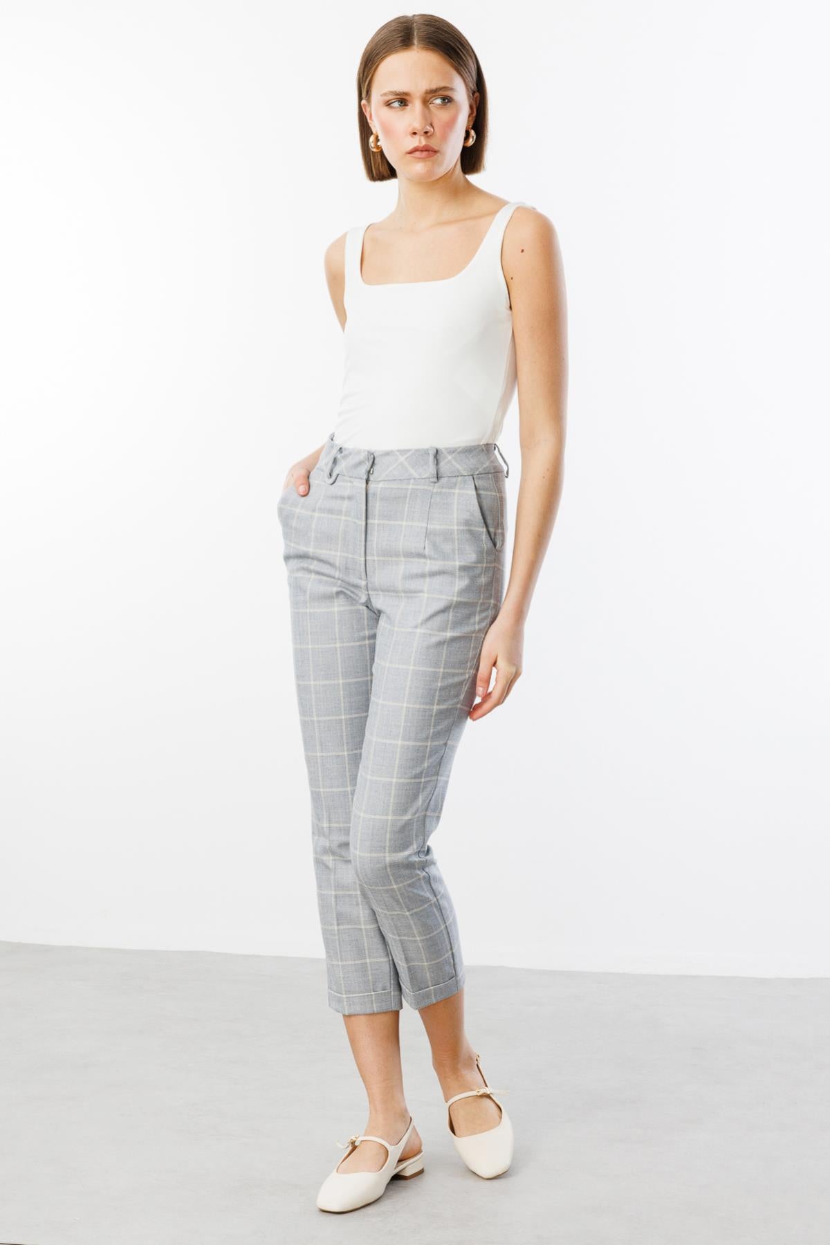 Plaid Cropped Trousers