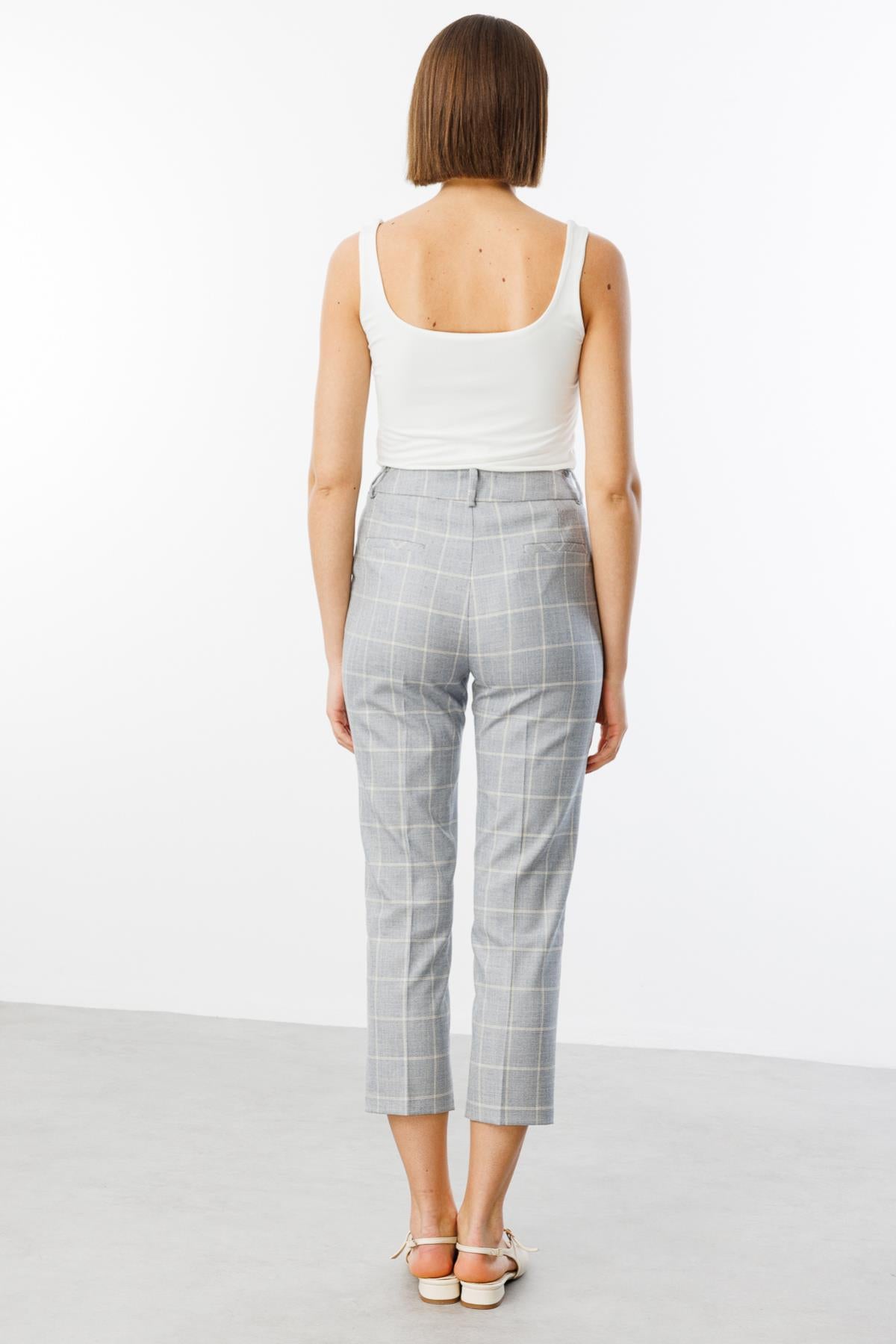 Plaid Cropped Trousers