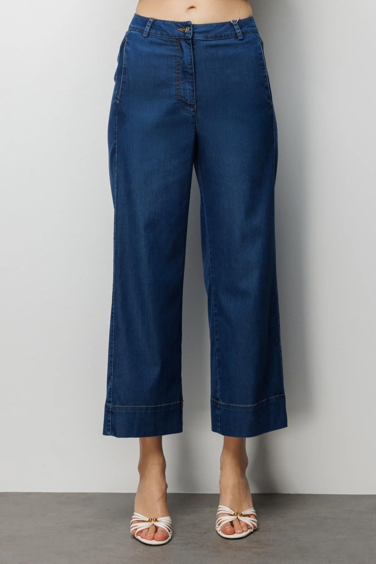 High-Waisted Crop Pants