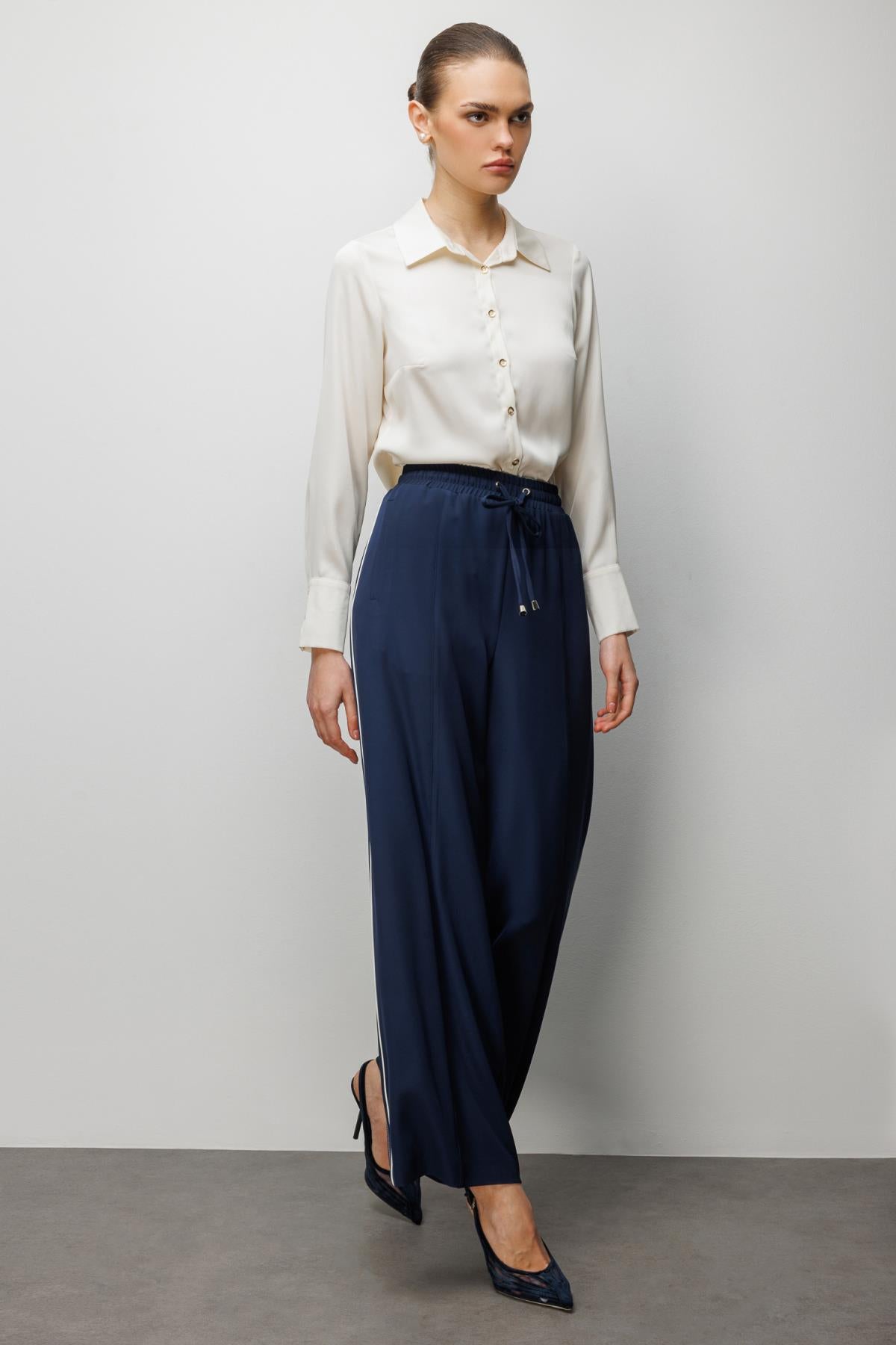 Yan Şeritli Bol Paça Pantolon