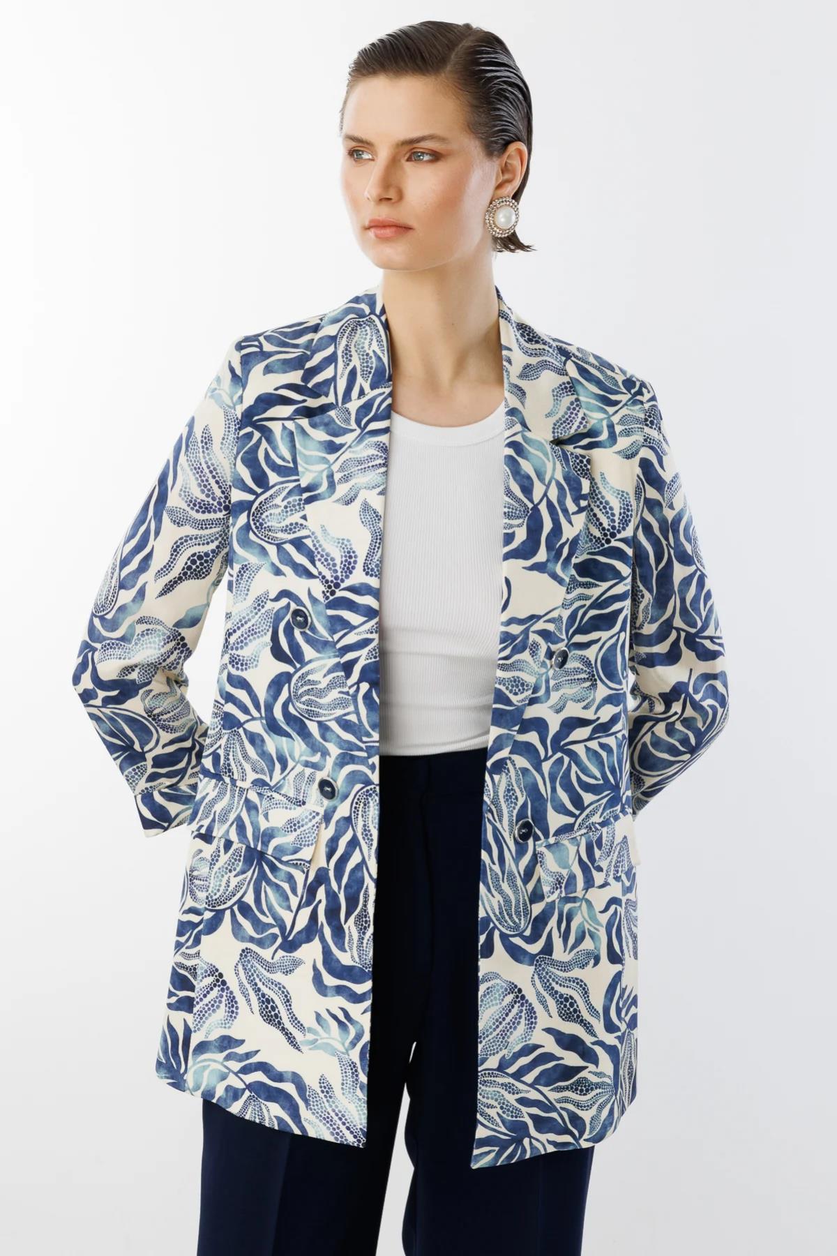 Desenli Süs Düğmeli Saten Ceket