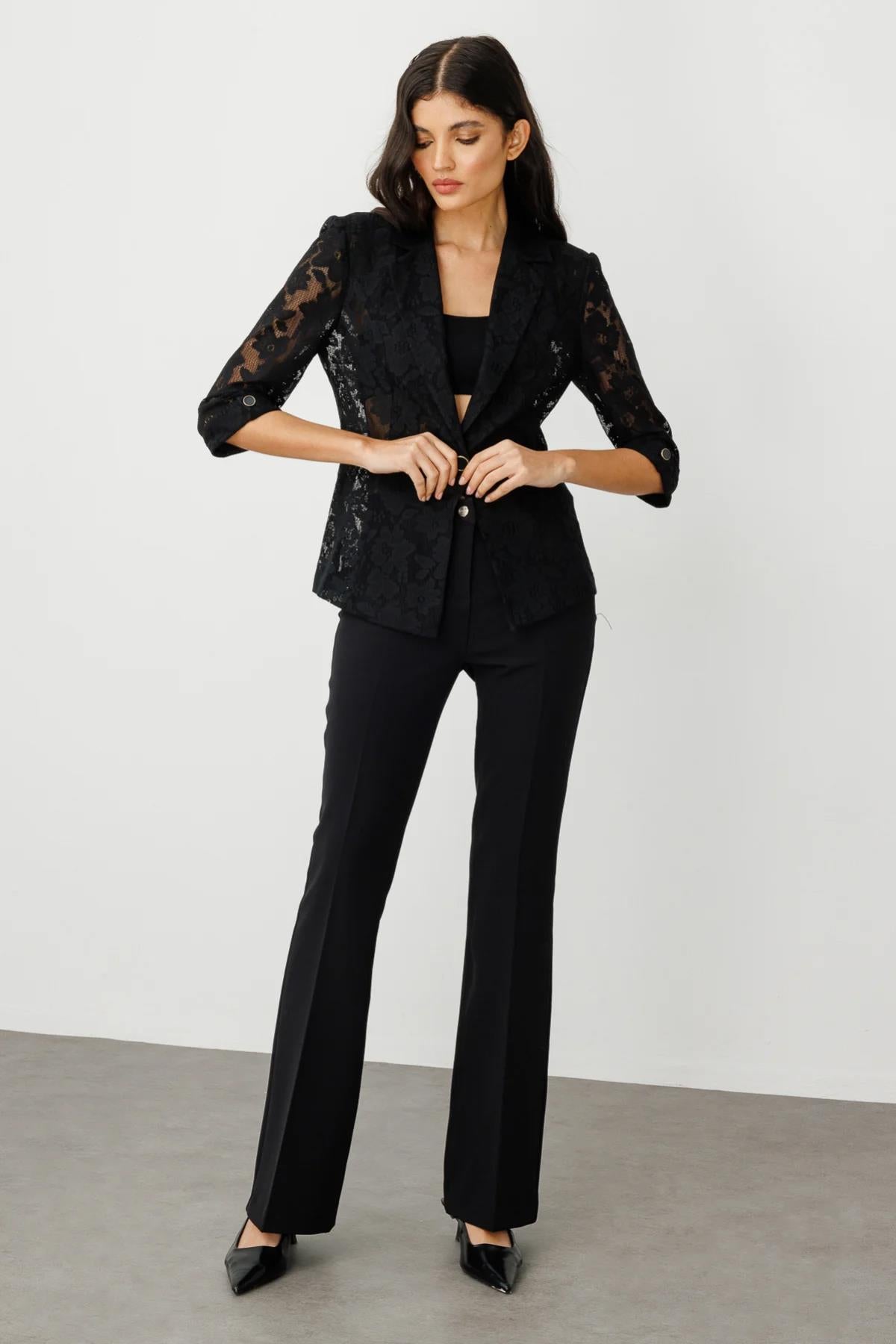 Katlamalı Kol Dantel Ceket