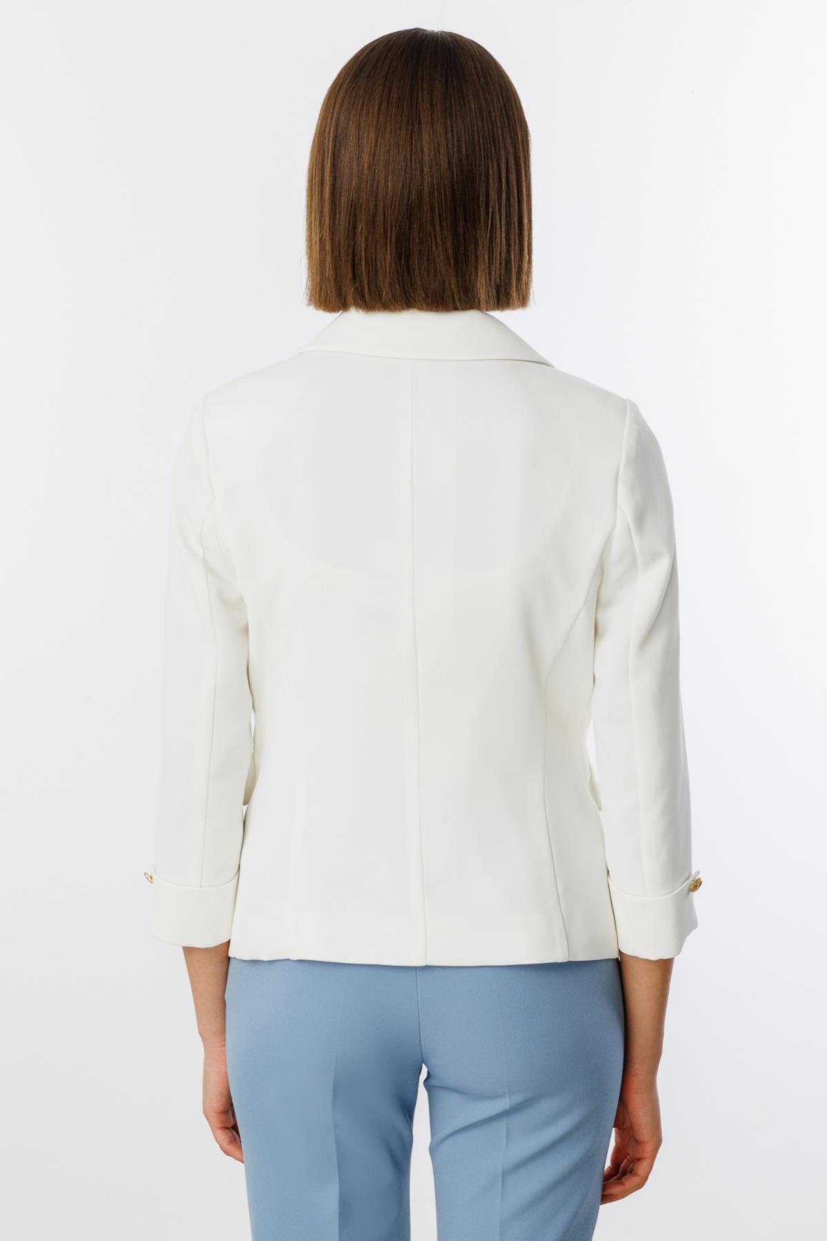 جاكيت قصير بأكمام مطوية وزر واحد