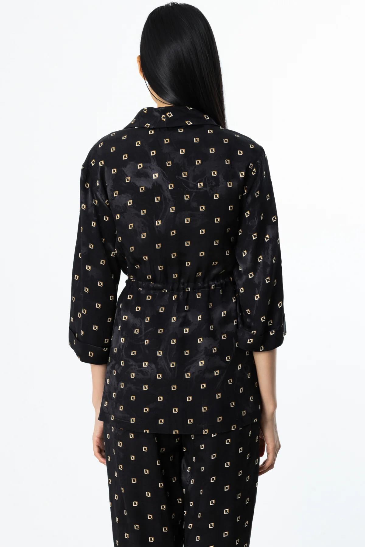 سترة برباط خصر بتصميم ذاتي