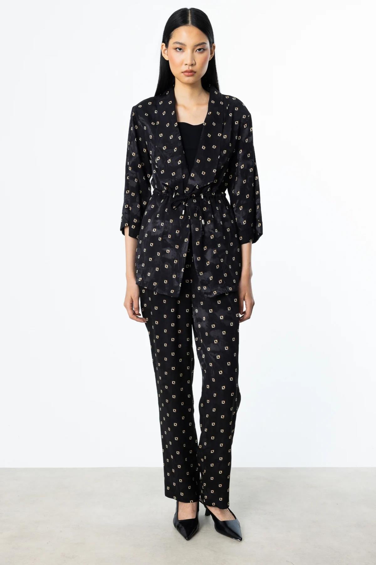 Beli Lastikli Kendinden Desenli Pantolon