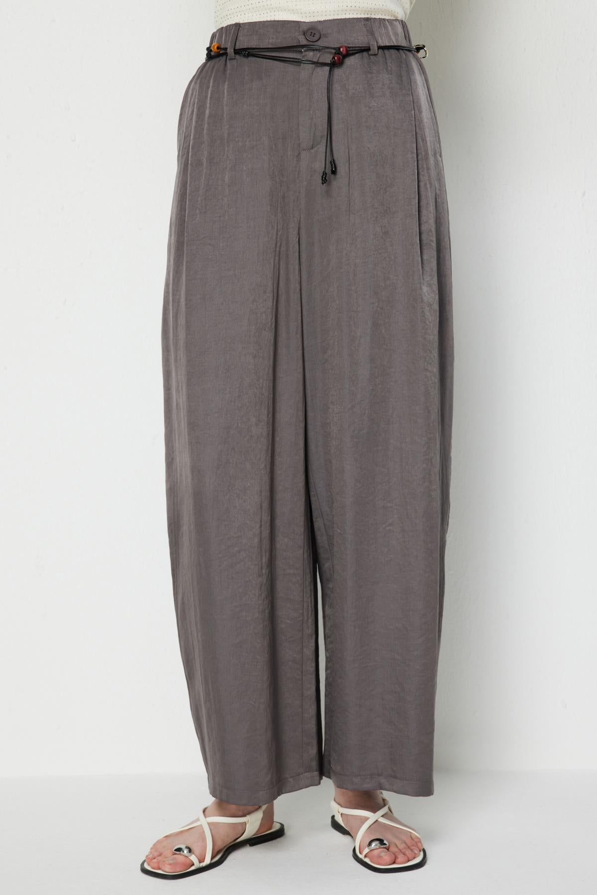 İp Kemerli Saten Pantolon