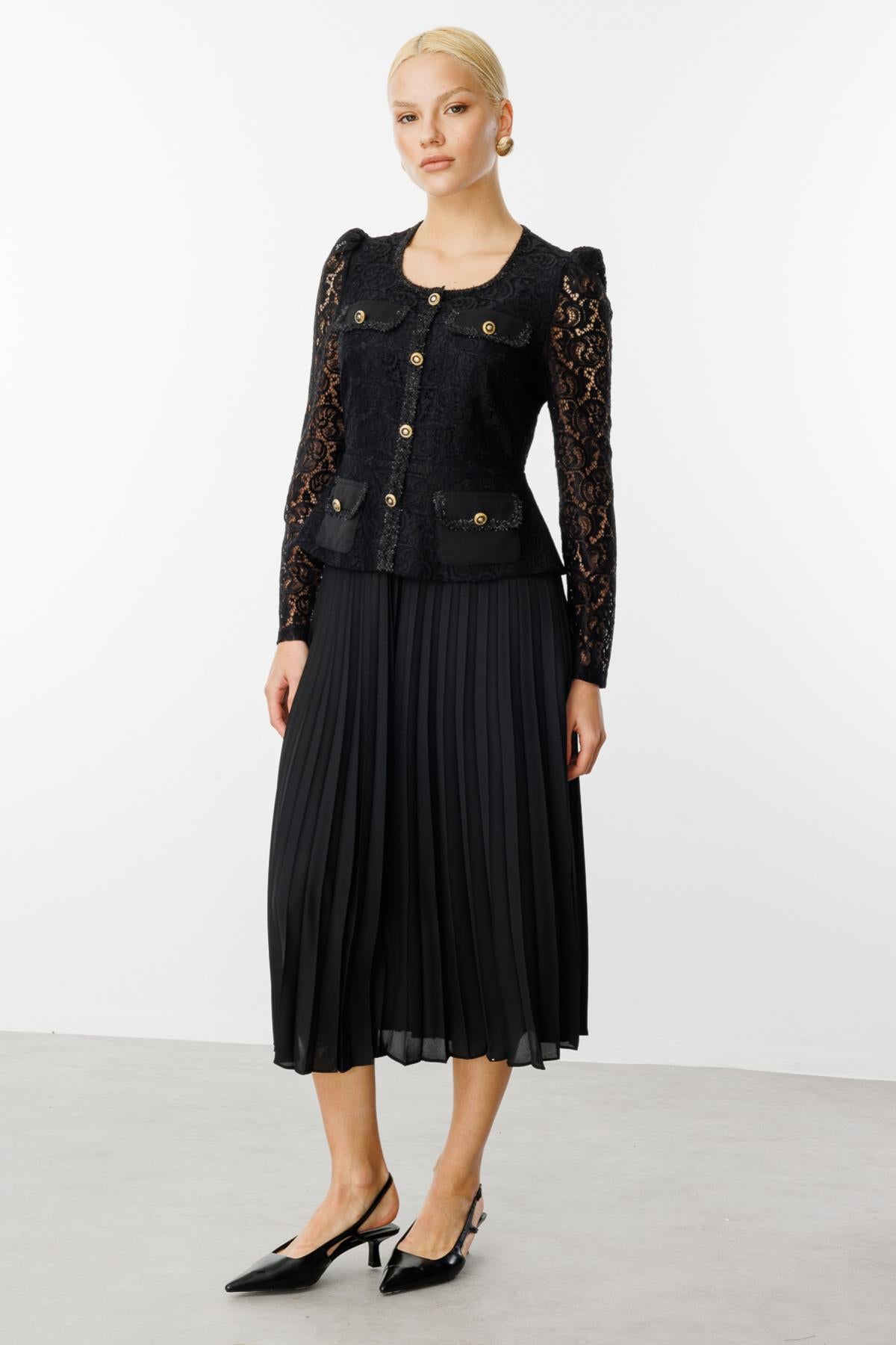 Güpür Detaylı Eteği Piliseli Elbise