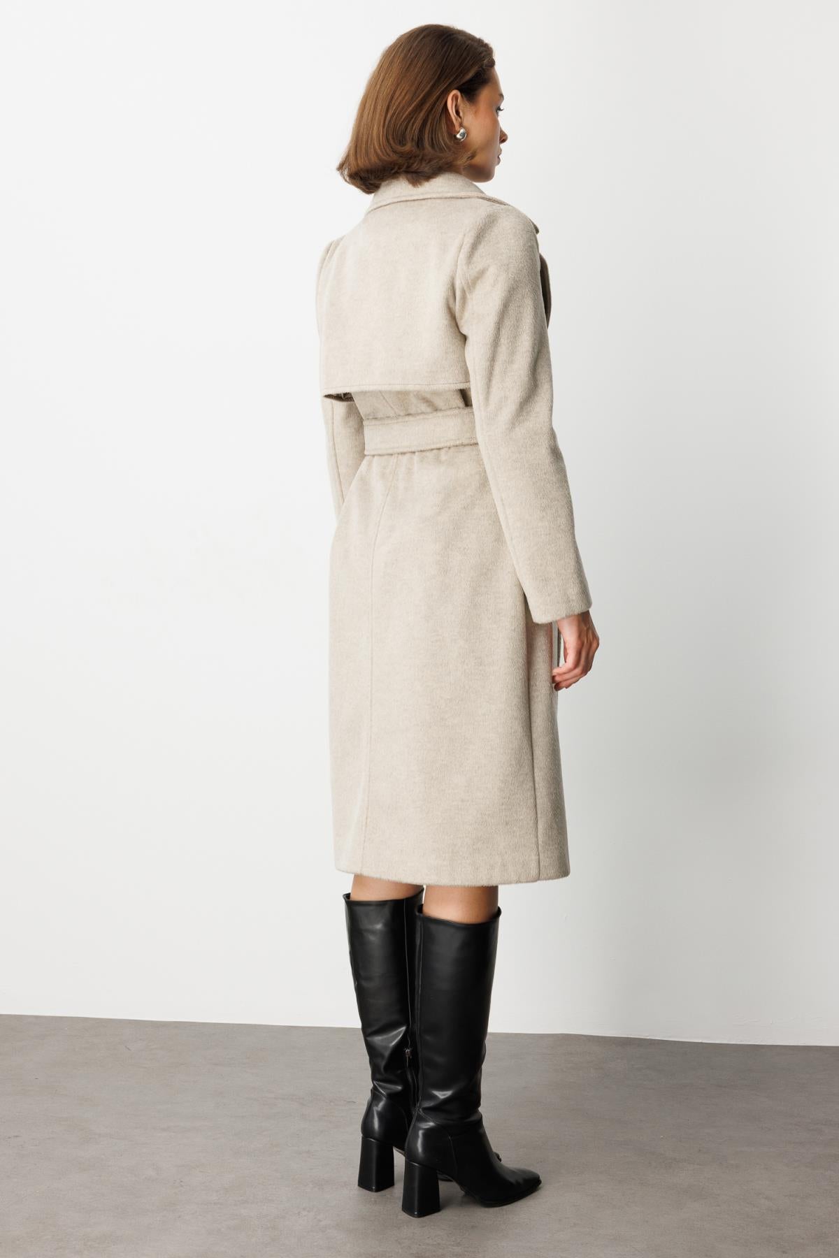 Beli Kuşaklı Kruvaze Kaşe Kaban