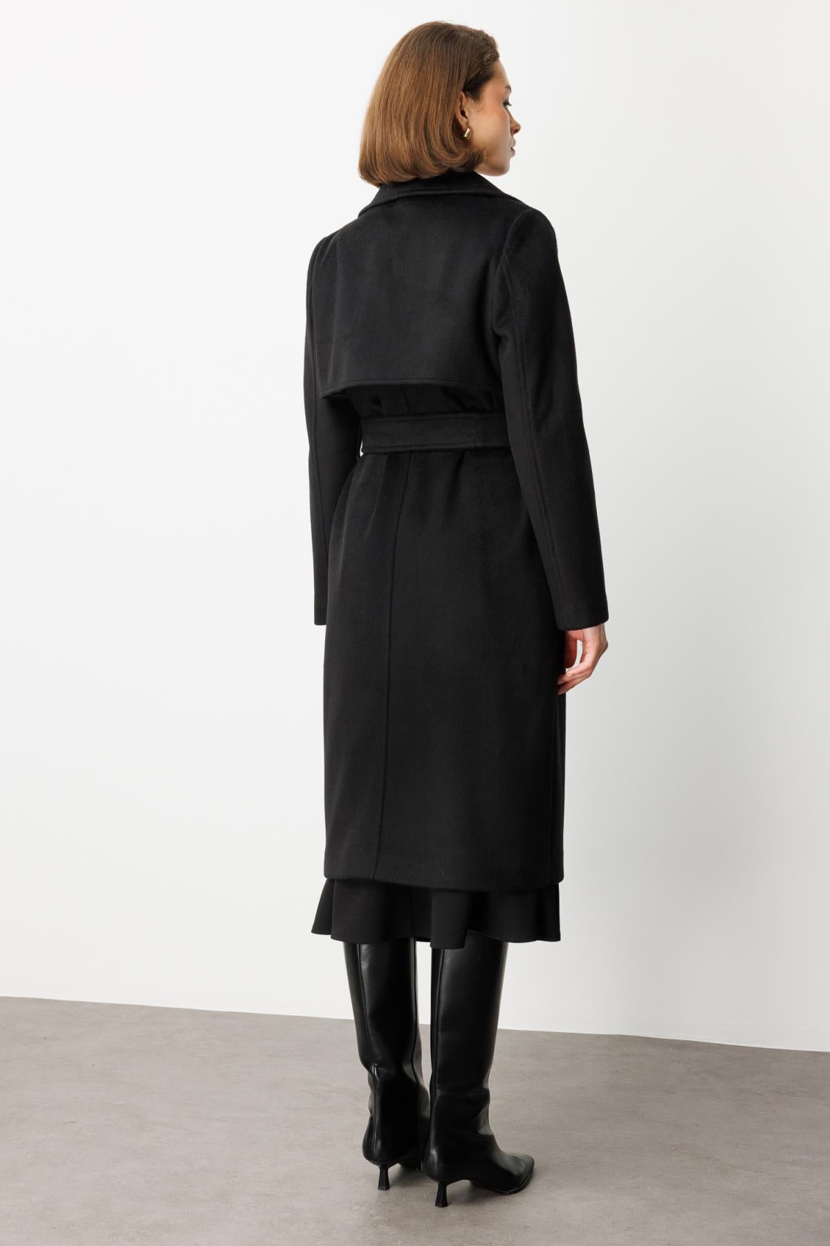 Beli Kuşaklı Kruvaze Kaşe Kaban