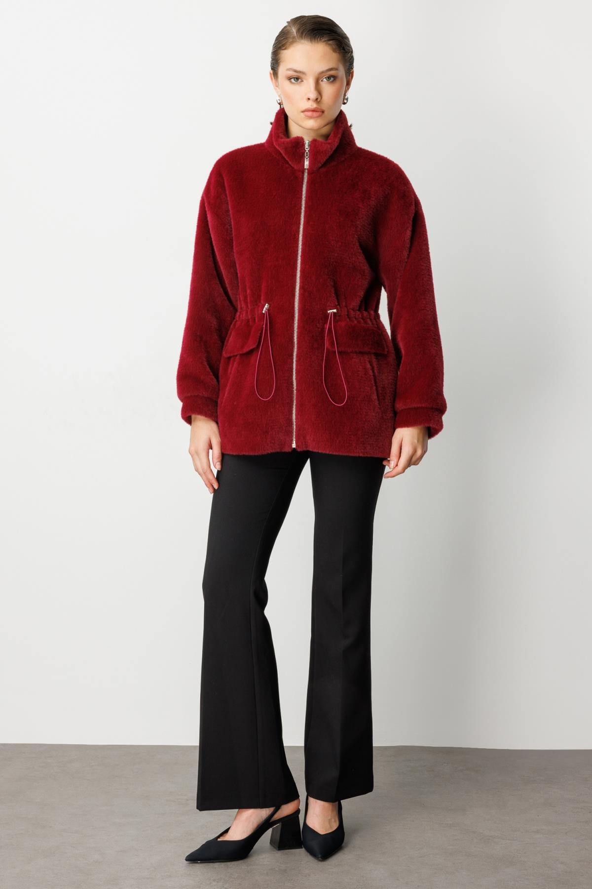 Dik Yaka Önden Fermuarlı Beli İpli Peluş Mont