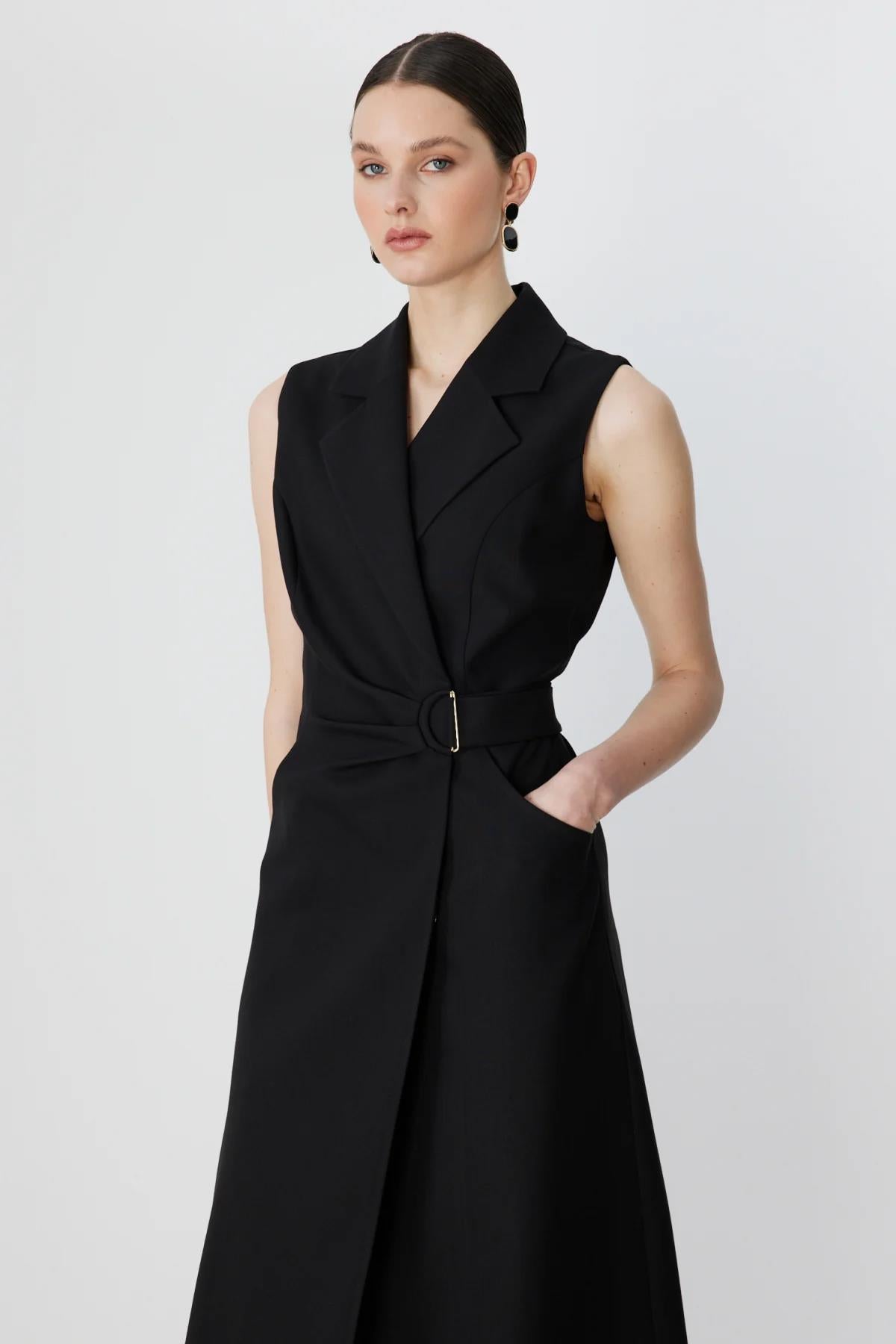 Beli Tokalı Kruvaze Kolsuz Midi Elbise