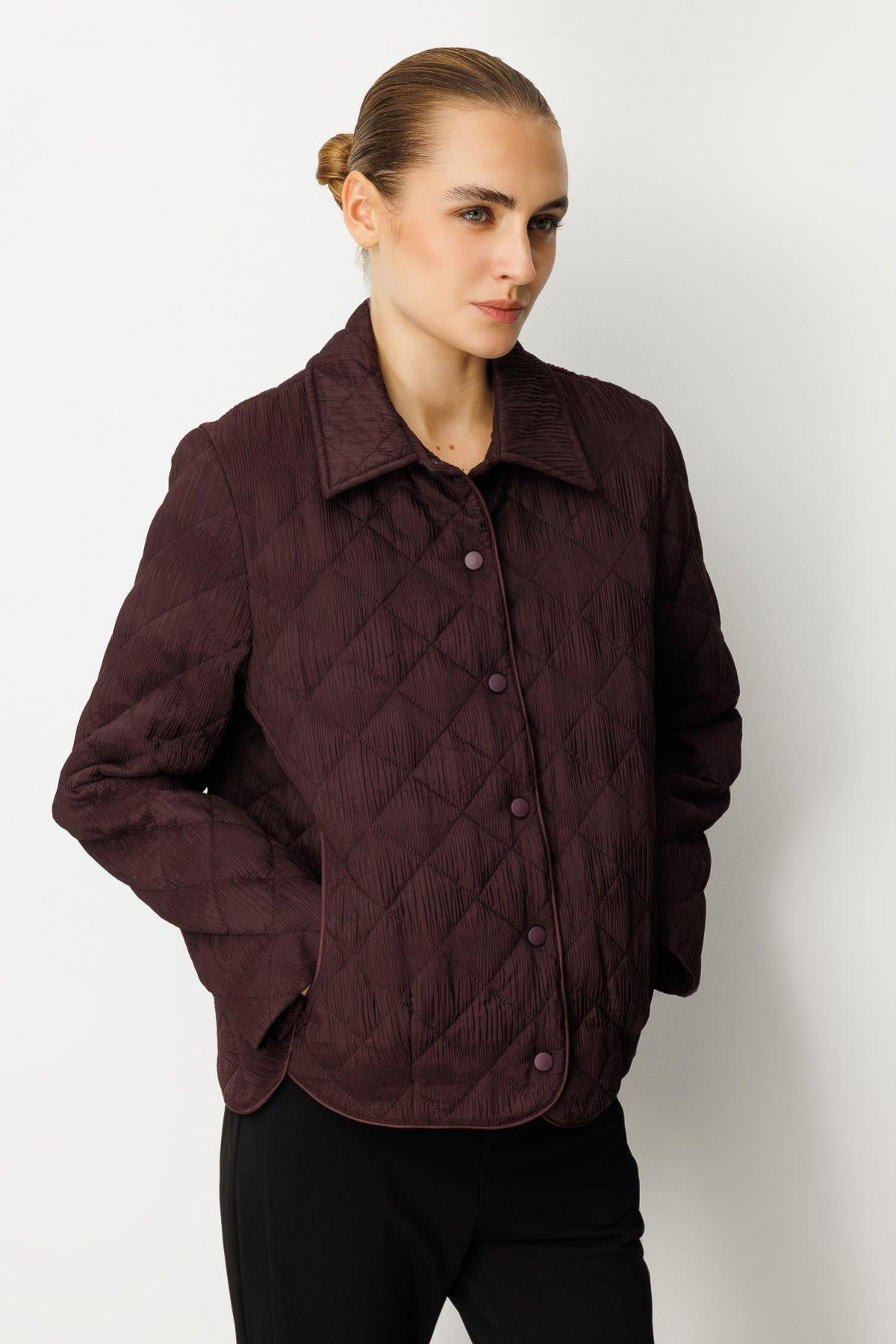 Dokulu Çıtçıtlı Kapitone Mont