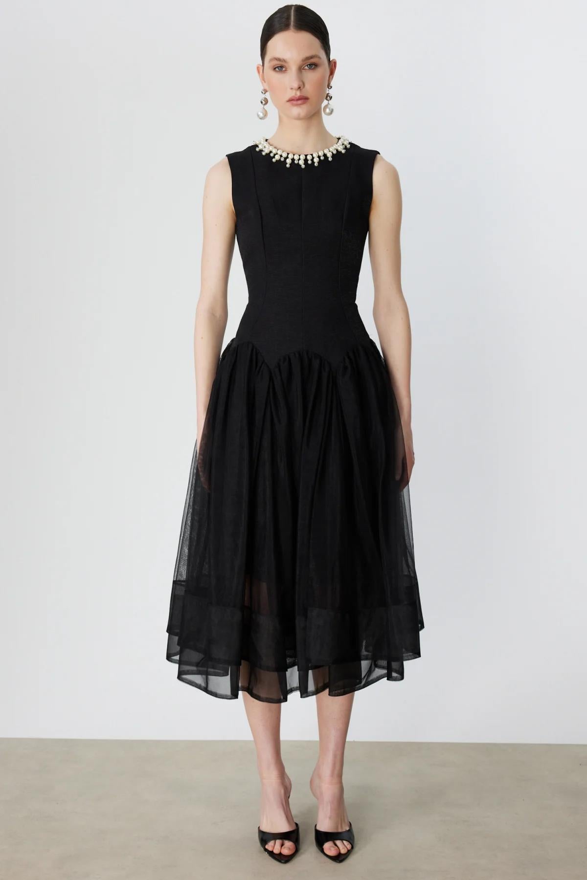 Yakası İncili Eteği Tül Midi Elbise