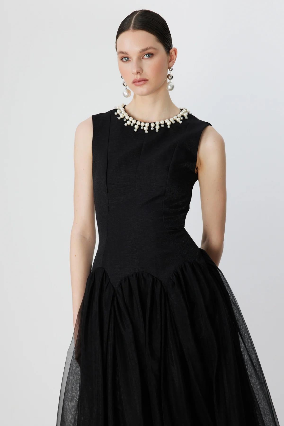 Yakası İncili Eteği Tül Midi Elbise