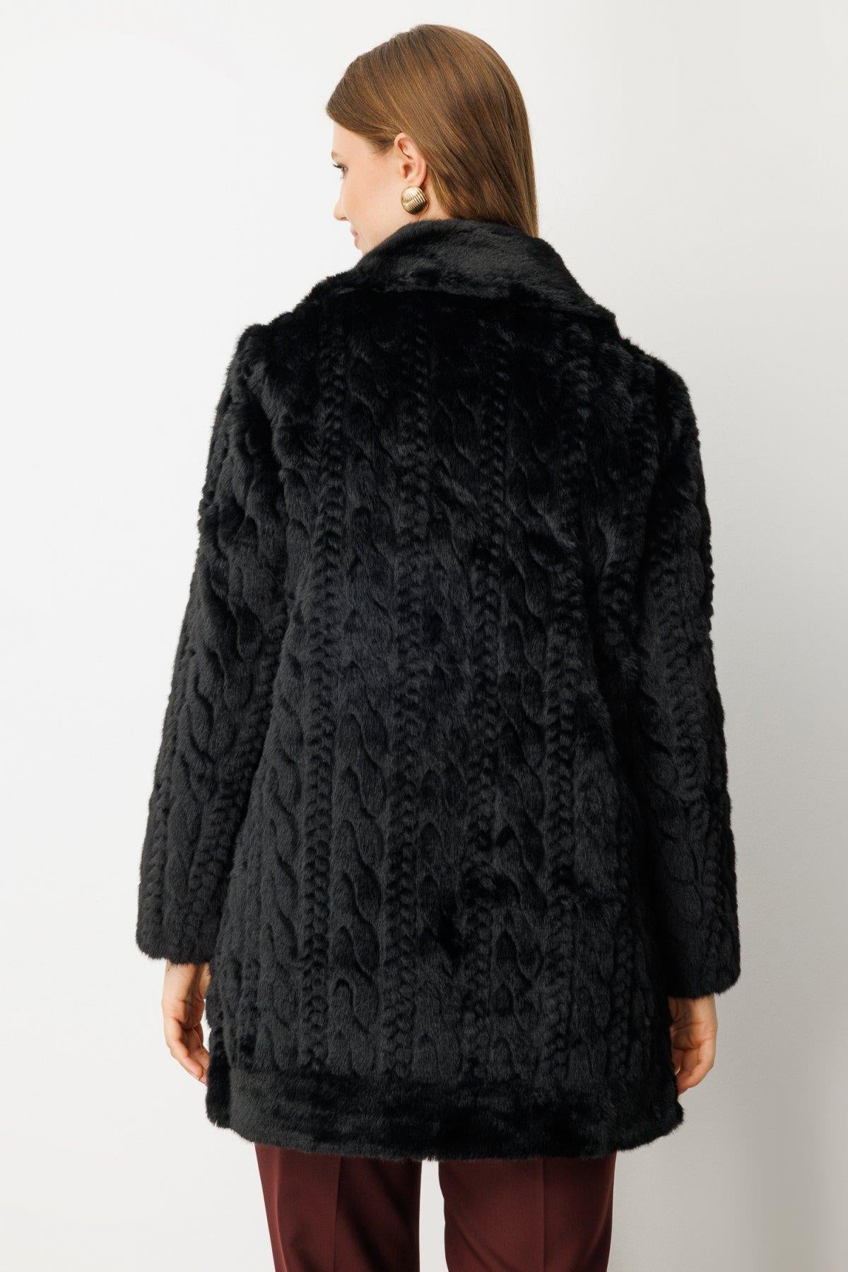 Kruvaze Yaka  Örgü Desenli Peluş Kaban