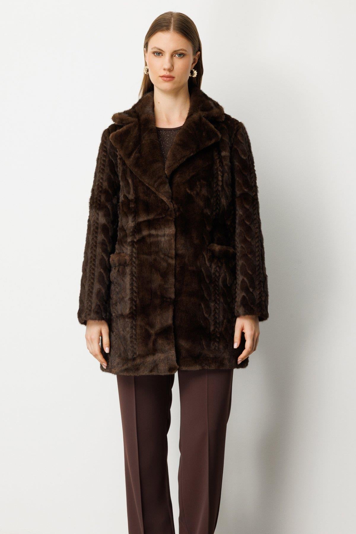 Kruvaze Yaka  Örgü Desenli Peluş Kaban