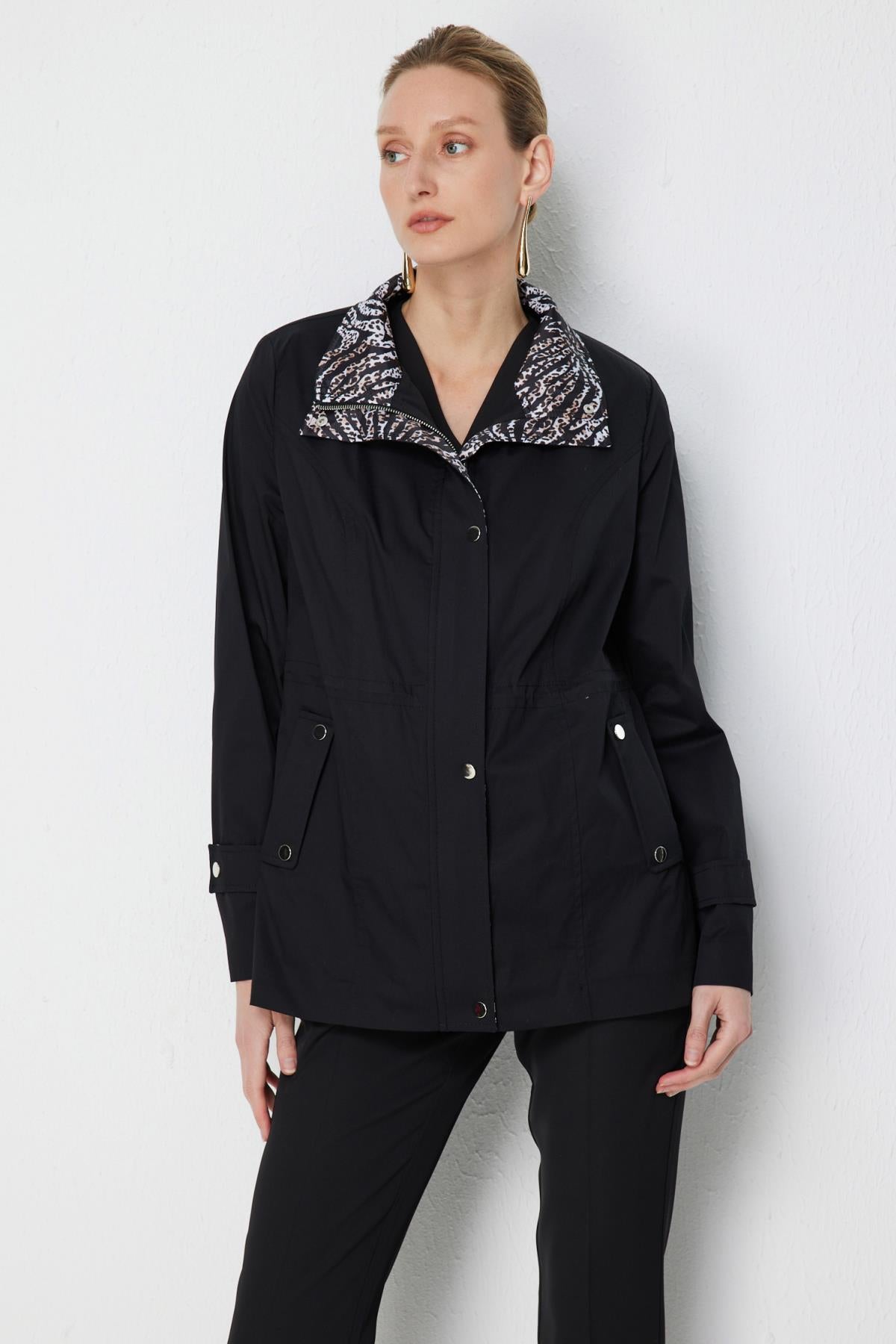 Short Robe with Leopard Print Collar