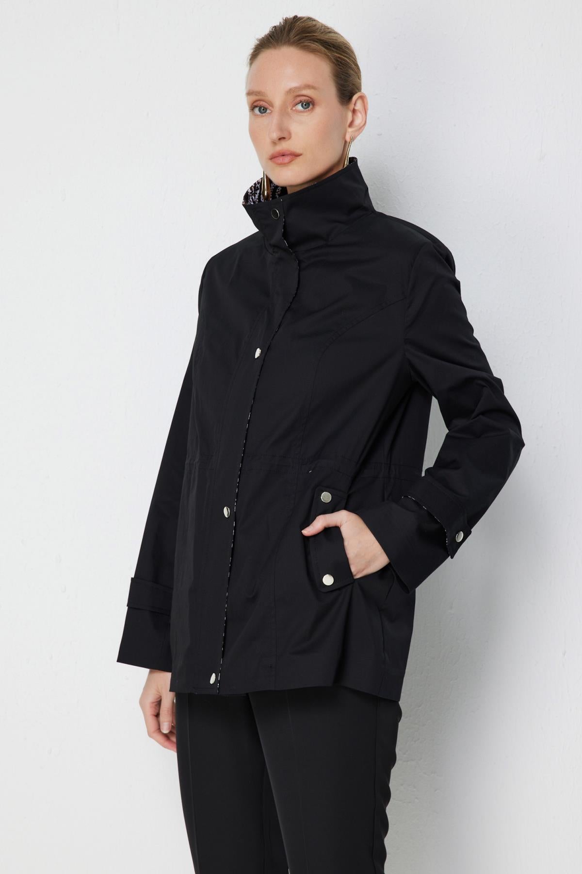 Short Robe with Leopard Print Collar