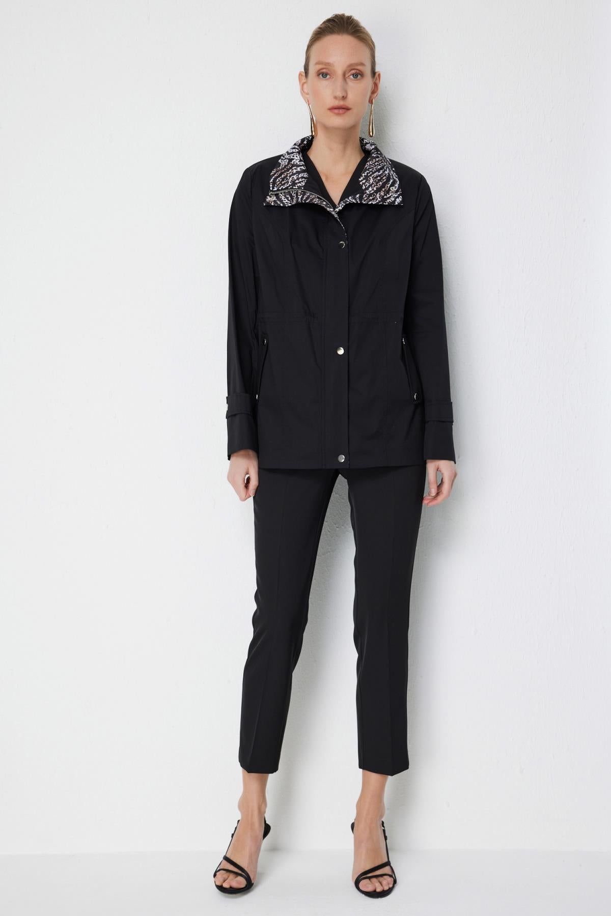 Short Robe with Leopard Print Collar