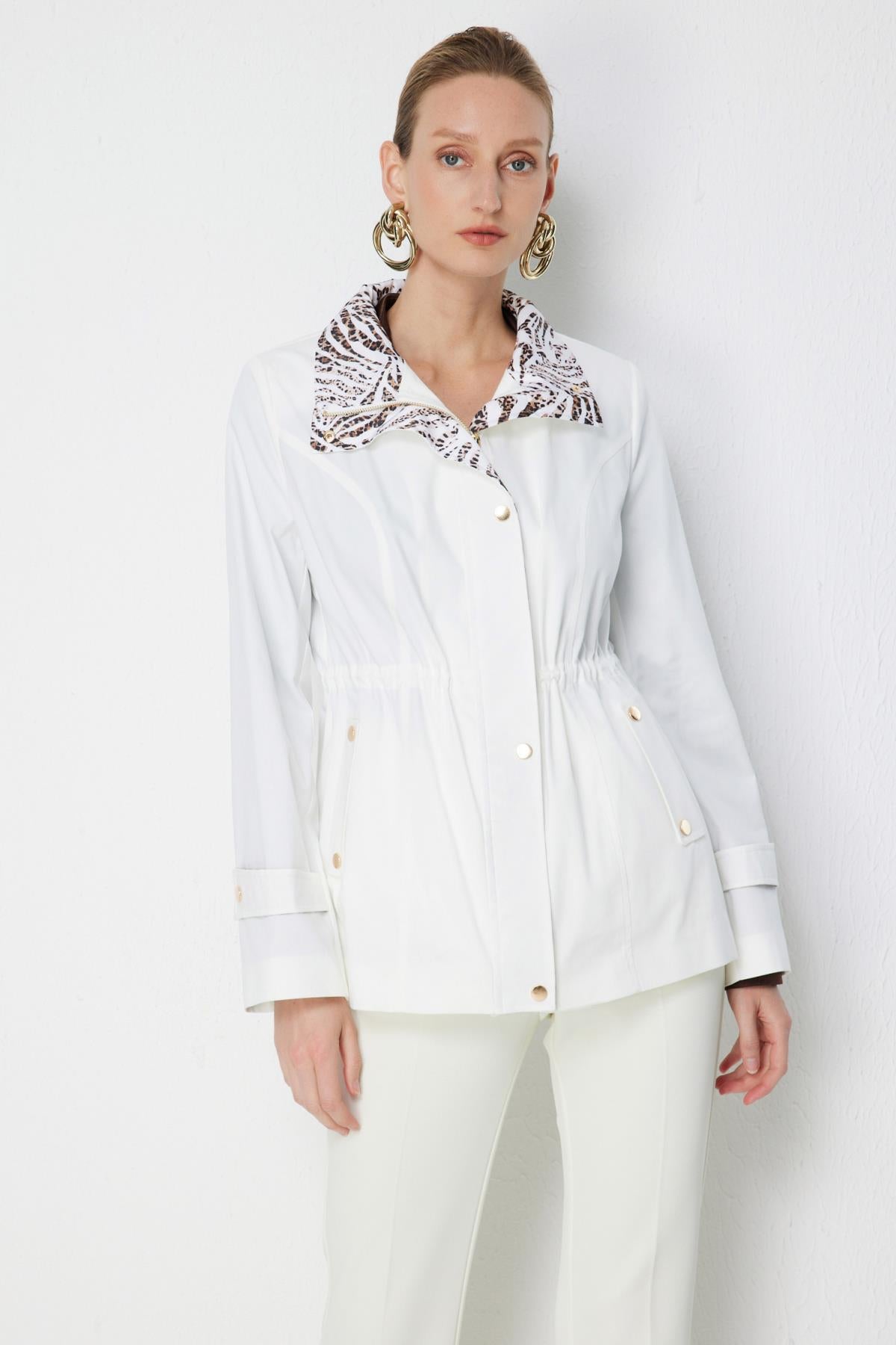 Short Robe with Leopard Print Collar