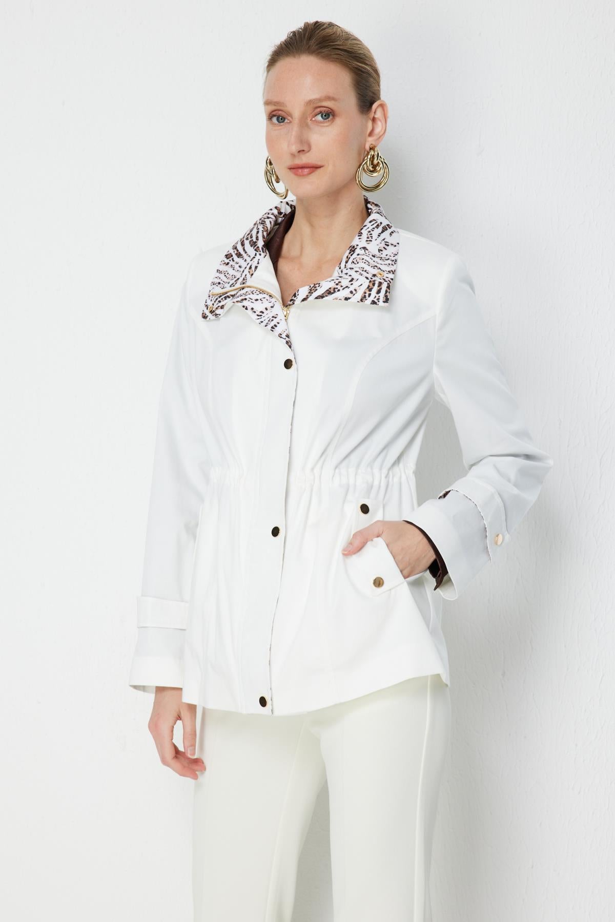 Short Robe with Leopard Print Collar