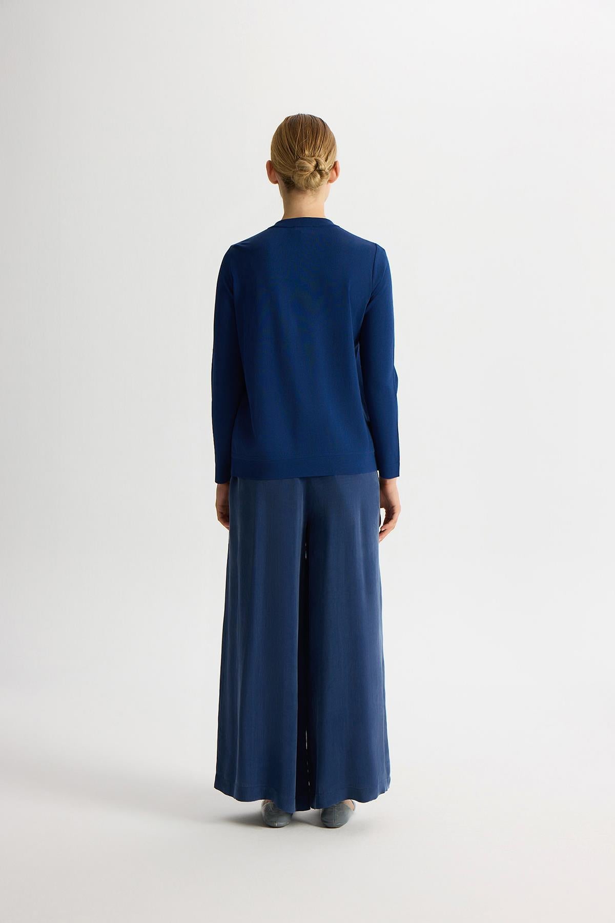 جاكيت محبوك بتفاصيل من الكوبرو مع سحاب