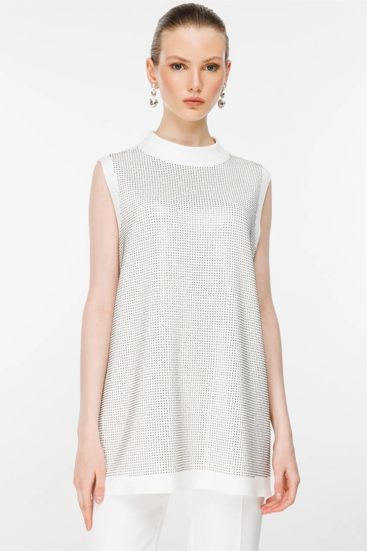 Taş Detaylı Kolsuz Tunik