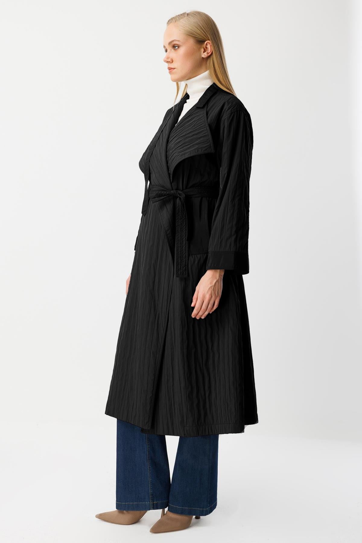 Geniş Yaka Beli Bağlamalı Kaban